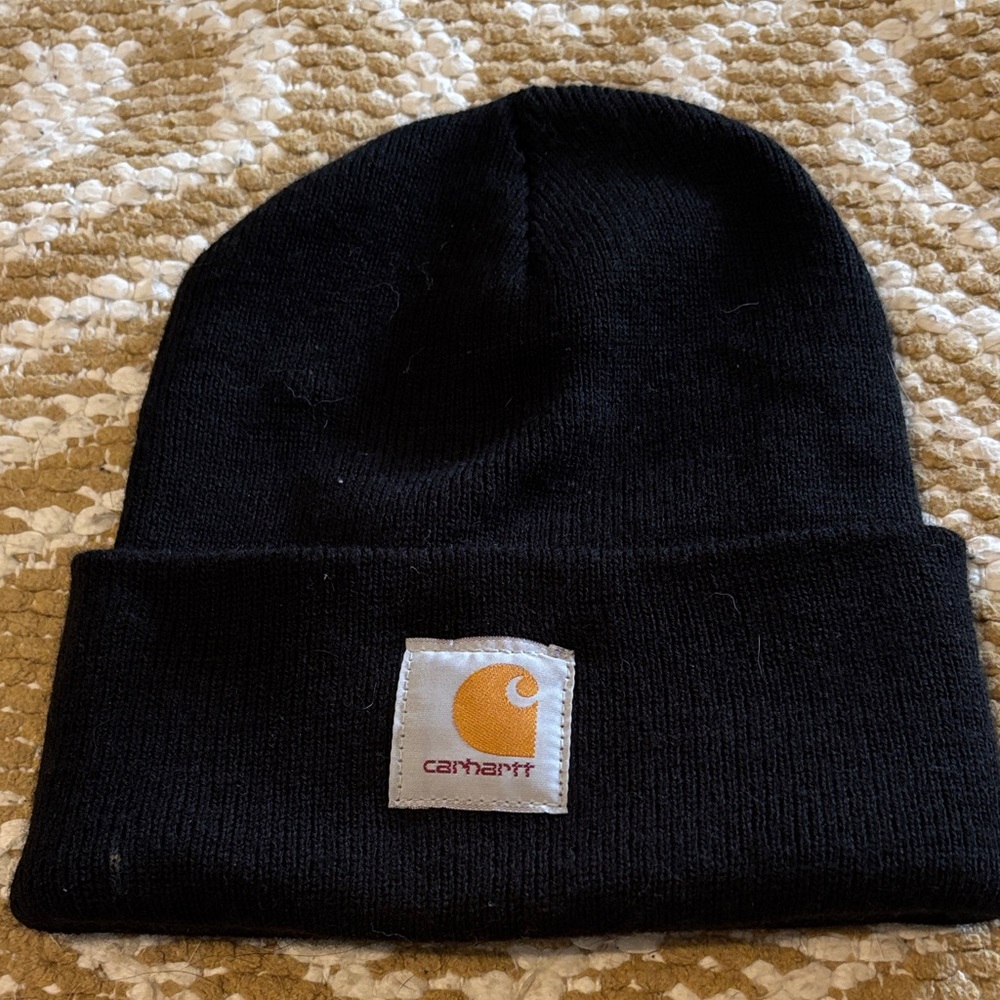 Carhartt black cuffed beanie